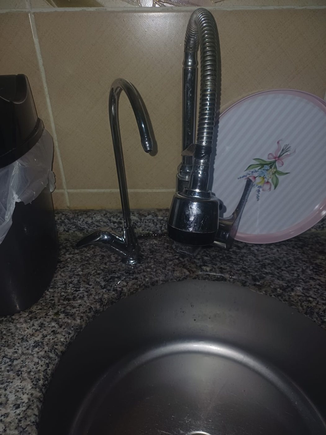 Tezgâh altı arıtma cihazının mutfak musluğu